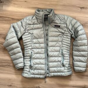 Patagonia women’s down sweater xs